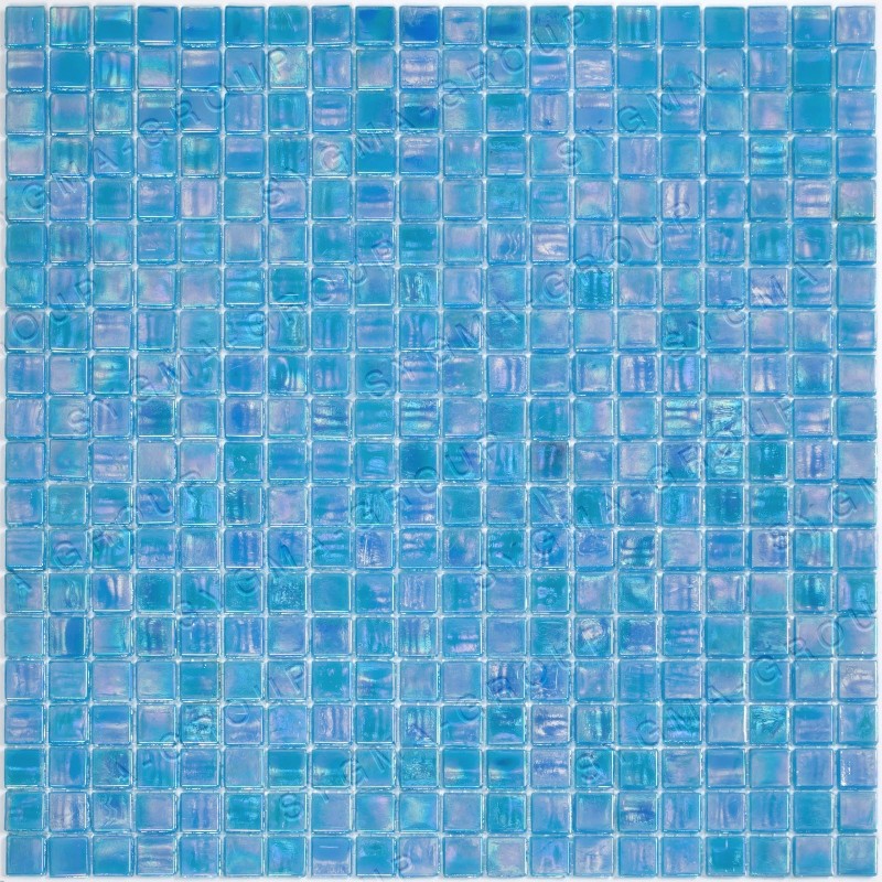 Mosaïque en verre bleu irisé pour crédence et salle de bain