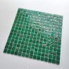 Mosaico verde com detalhes dourados – Elegância e sofisticação