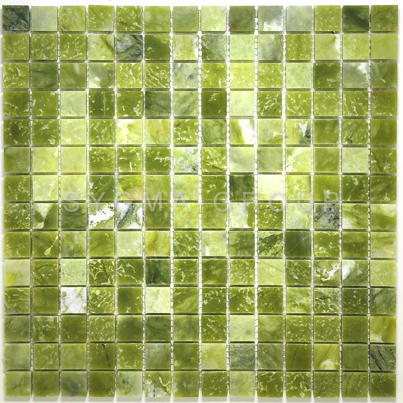 Mosaico in pietra verde per pavimento doccia e parete bagno